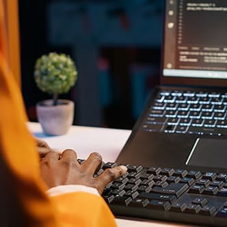 ISSUE 今、「先端IT人材」の企業ニーズが急上昇中です。
