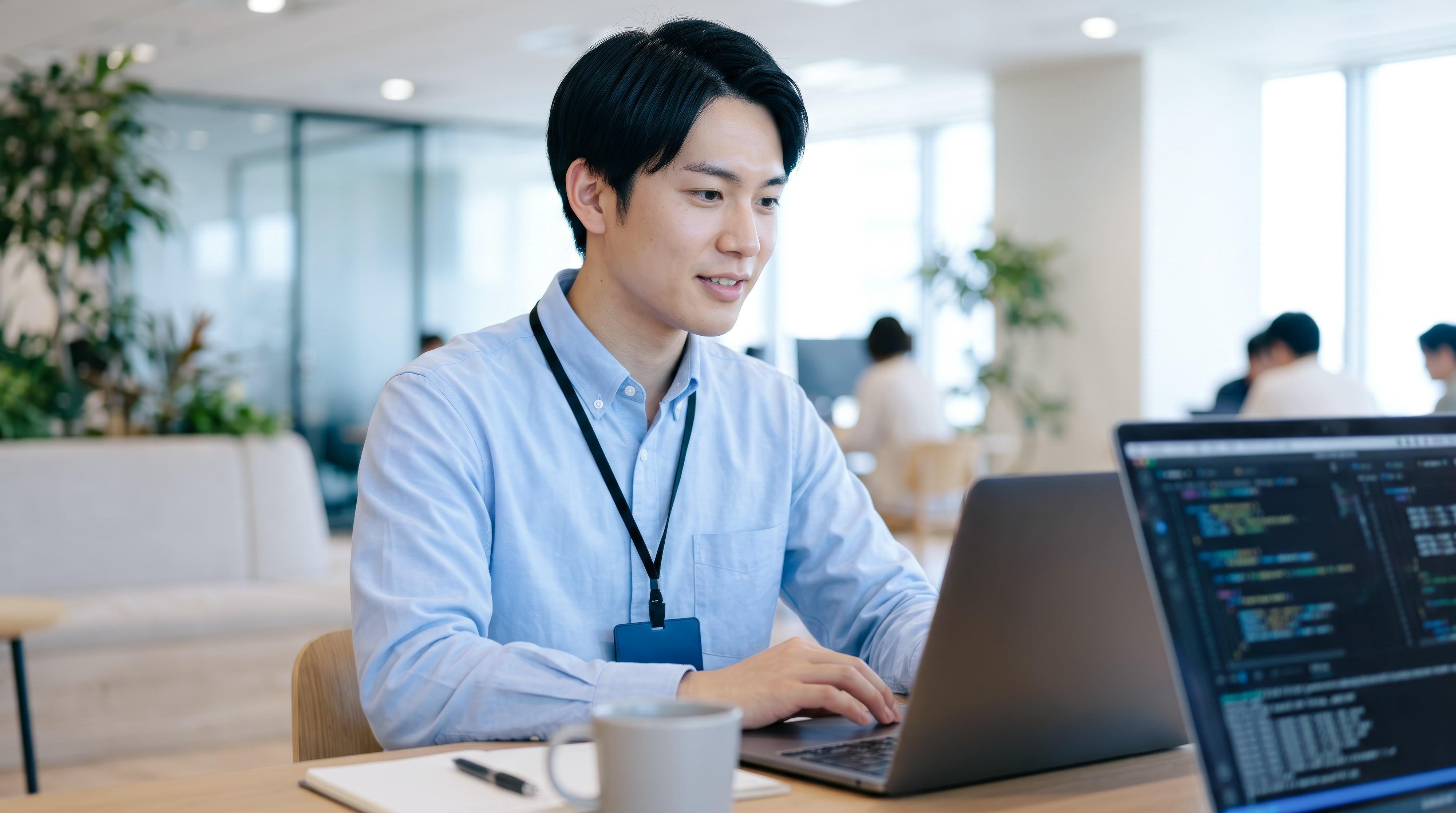 企業実習に向けてデータ分析やAI開発の学習に取り組むイメージ